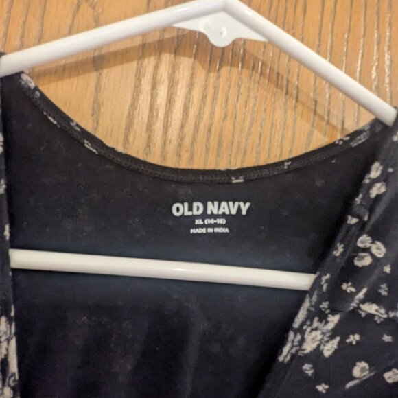 Old Navy Tiered Short Sleeve Black/Gray/White Floral Dress with Pockets-Girls XL - Picture 3 of 4